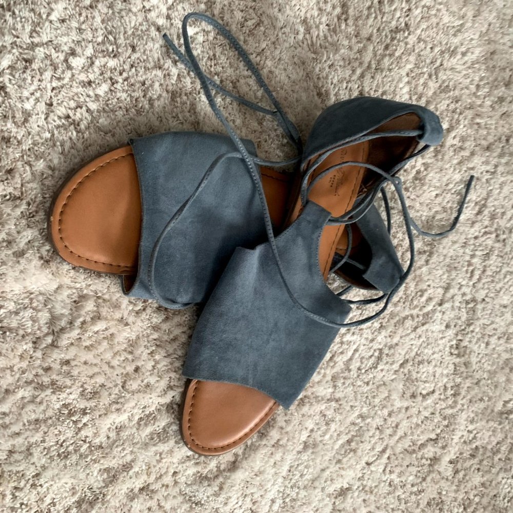 Blue Universal Thread Sandals - Picture 3 of 4
